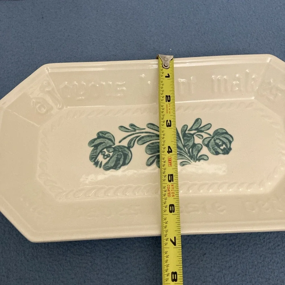 Pfaltzgraff Yorktowne Bread Tray 